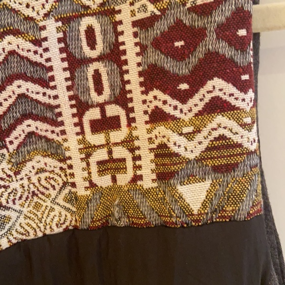 Hem and Thread Southwest Pattern vest. Size S - Picture 5 of 10